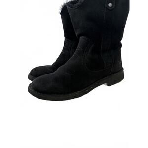 UGG Larker Shearling Lined Boots Size 7.5 Black Women's Water Resistant Outdoor